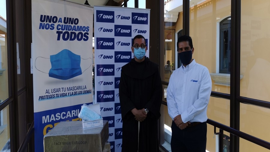 GASOLINERAS UNO GUATEMALA ENTREGA 5,000 MASCARILLAS A HOGAR VIRGEN DEL SOCORRO